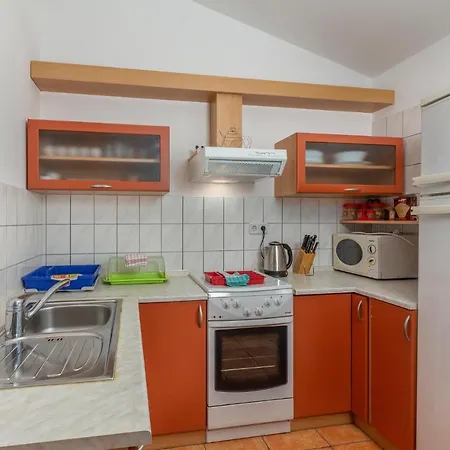 2 Bedroom Stunning In Appartement