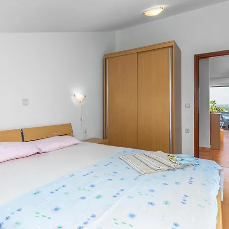 Appartement 2 Bedroom Stunning In *