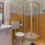 Apartment 2 Bedroom Stunning In *